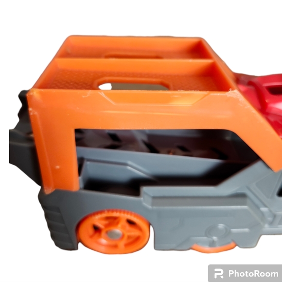 Hot Wheels City Dragon Launch Transporter, Spits Toy Cars from its Mouth - Picture 9 of 9